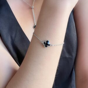 Pulseira Níquel Inspiração Trevo Cristal Preto