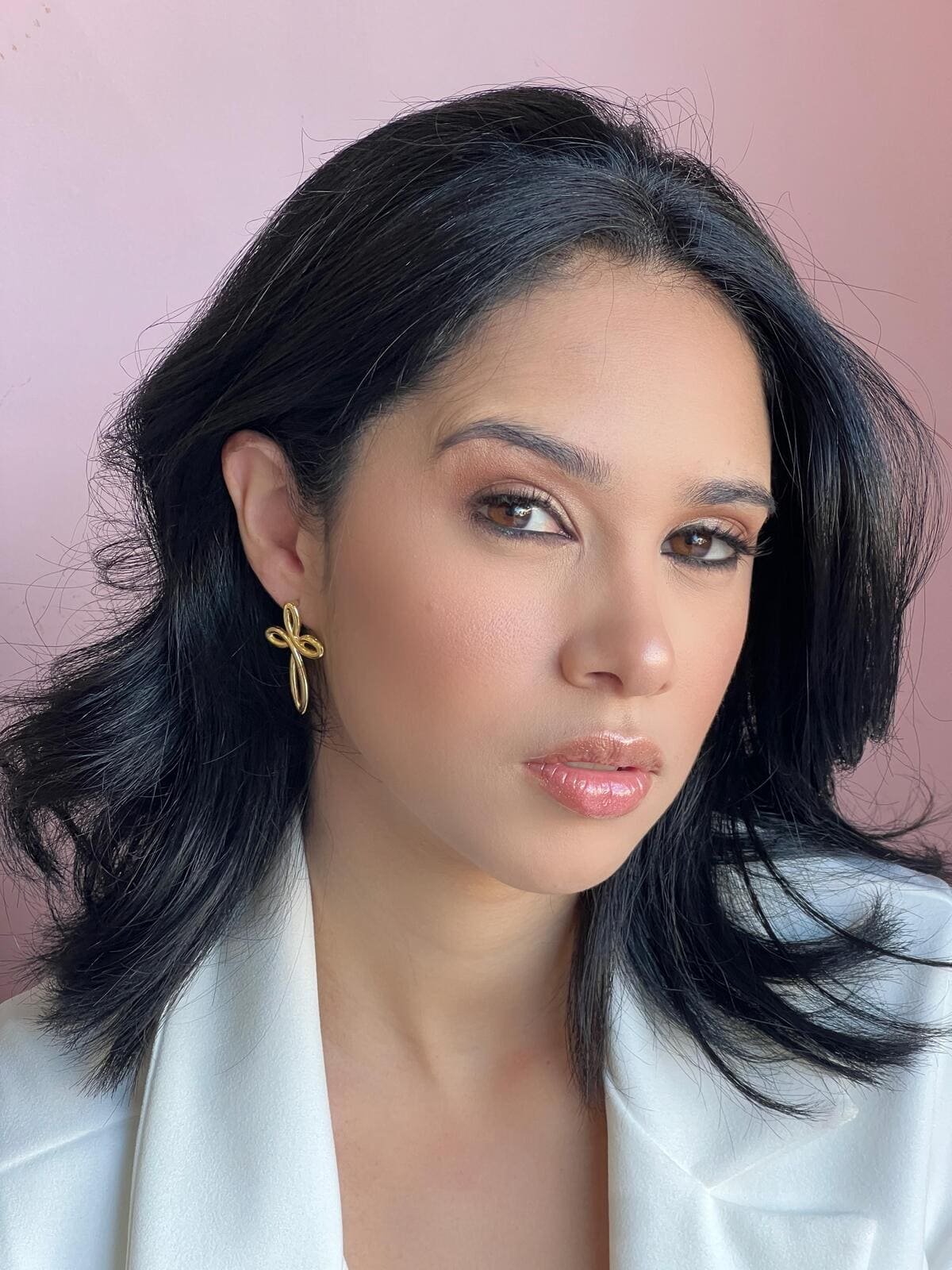 Brinco Cruz Dourado 1 Brilho Na Pele Acessórios Brinco Cruz Dourado