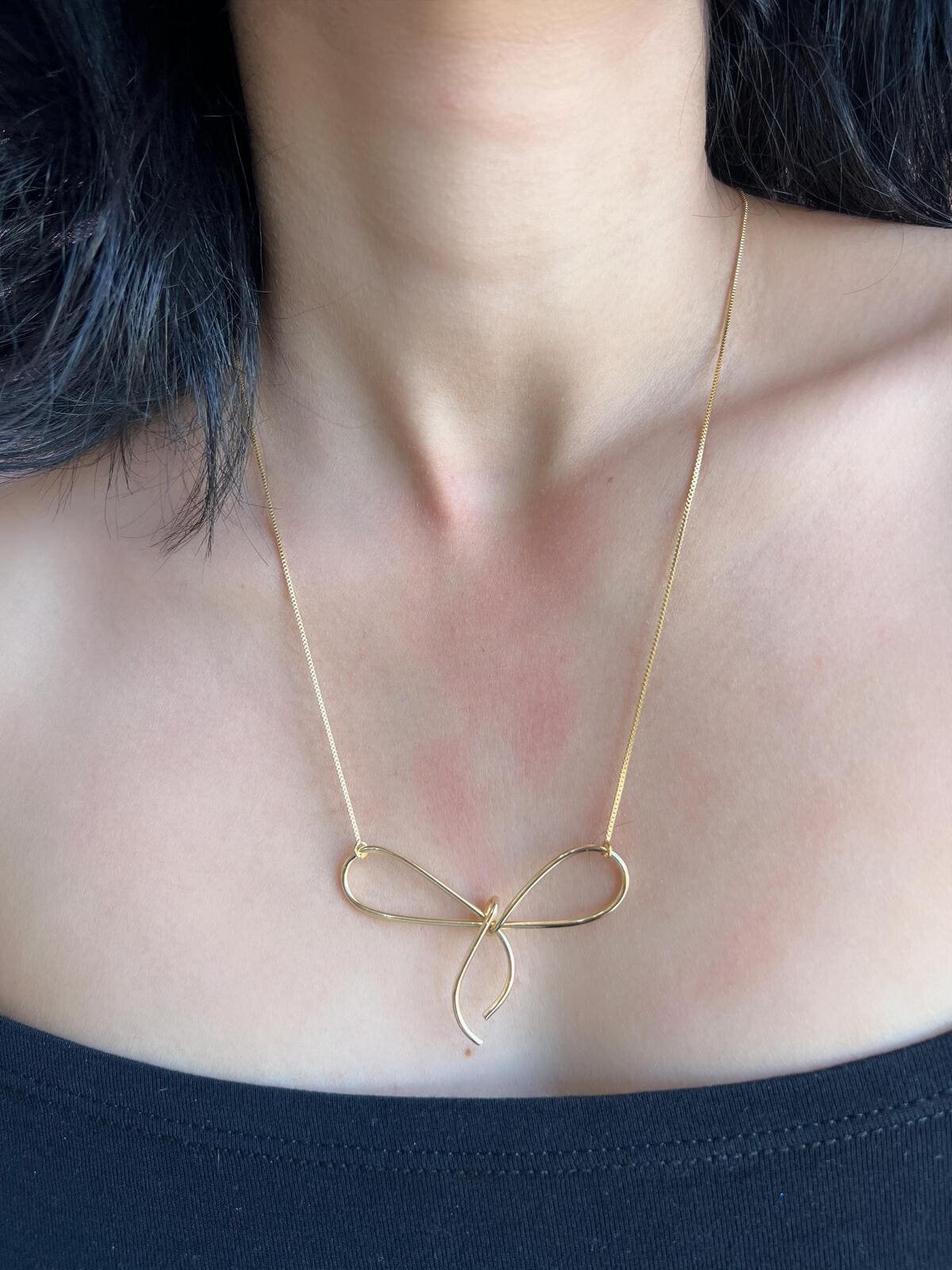 Colar Gargantilha Laço Fio Dourado 2 Brilho Na Pele Acessórios Colar Gargantilha Laço Fio Dourado - Imagem 2