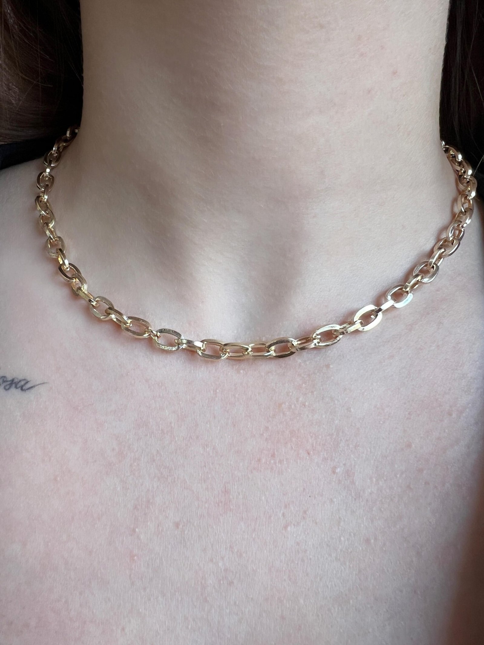 Choker Elo Oval Dourado 4 Brilho Na Pele Acessórios Choker Elo Oval Dourado - Imagem 4