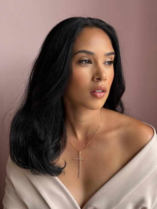 Colar Cruz Strass Dourado