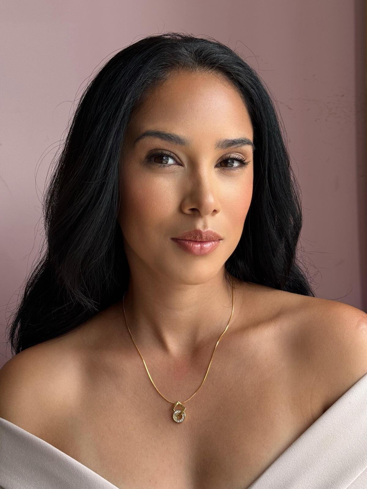 Colar One Piece Cravejado Dourado 2 Brilho Na Pele Acessórios Colar One Piece Cravejado Dourado - Imagem 2