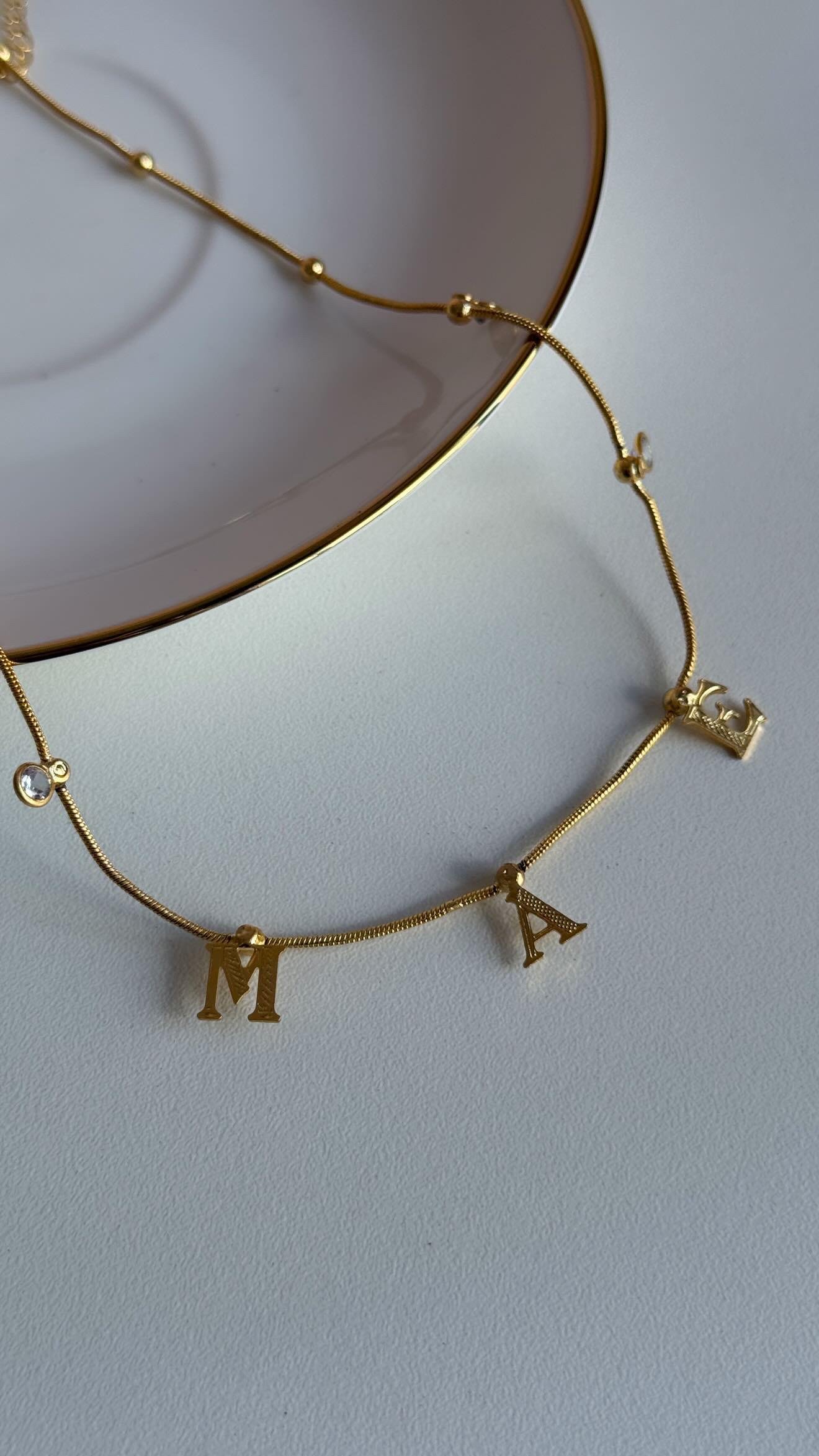 Colar Escrito Mãe Dourado 2 Brilho Na Pele Acessórios Colar Escrito Mãe Dourado - Imagem 2