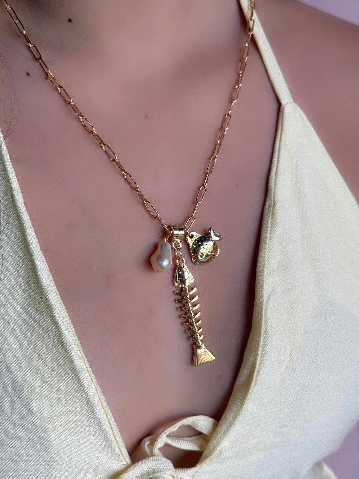 Colar Longo Fish Ocean Dourado 3 Brilho Na Pele Acessórios Colar Longo Fish Ocean Dourado - Imagem 3