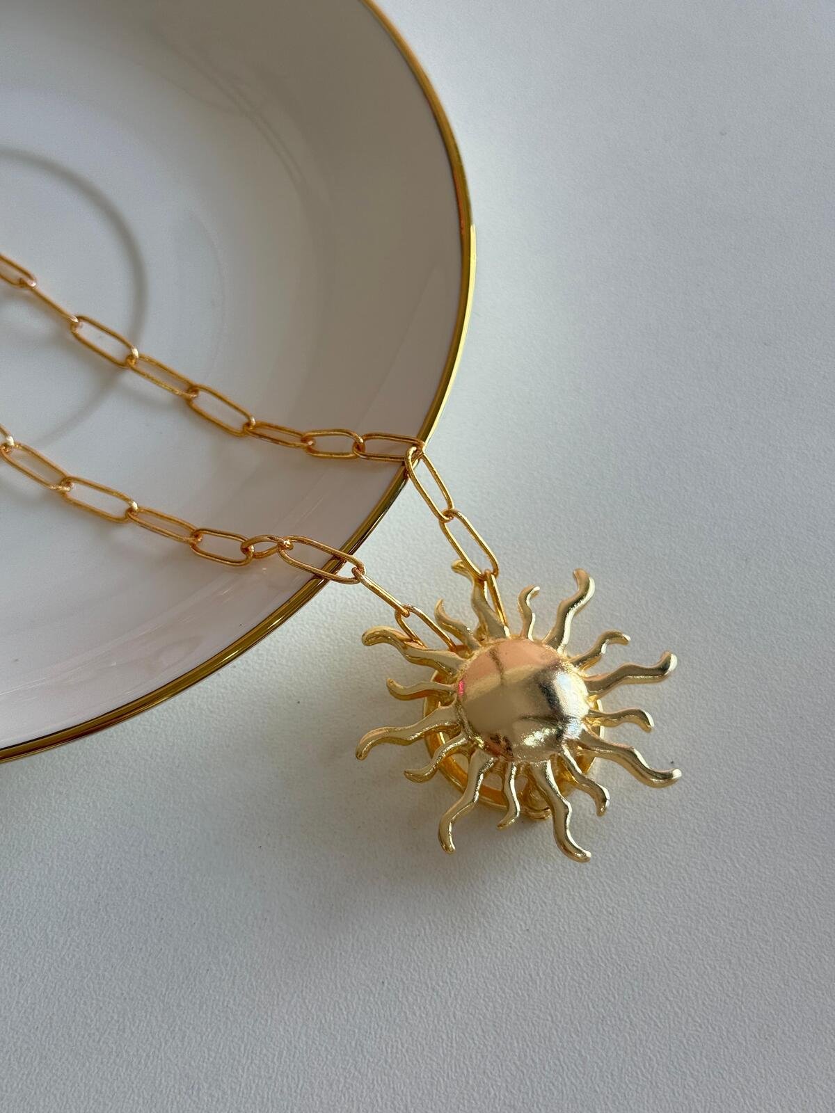 Colar Longo Sol Del Mares Dourado 3 Brilho Na Pele Acessórios Colar Longo Sol Del Mares Dourado - Imagem 3