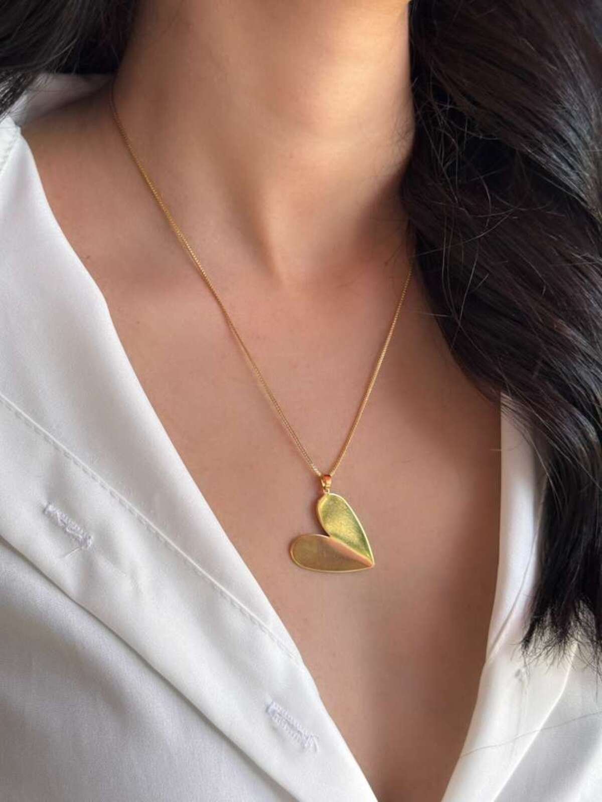 Colar Coração Esculpido Dourado