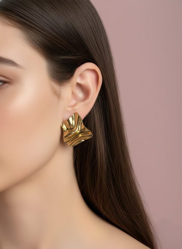 Brinco Martelado Trend Dourado Aço Inoxidável