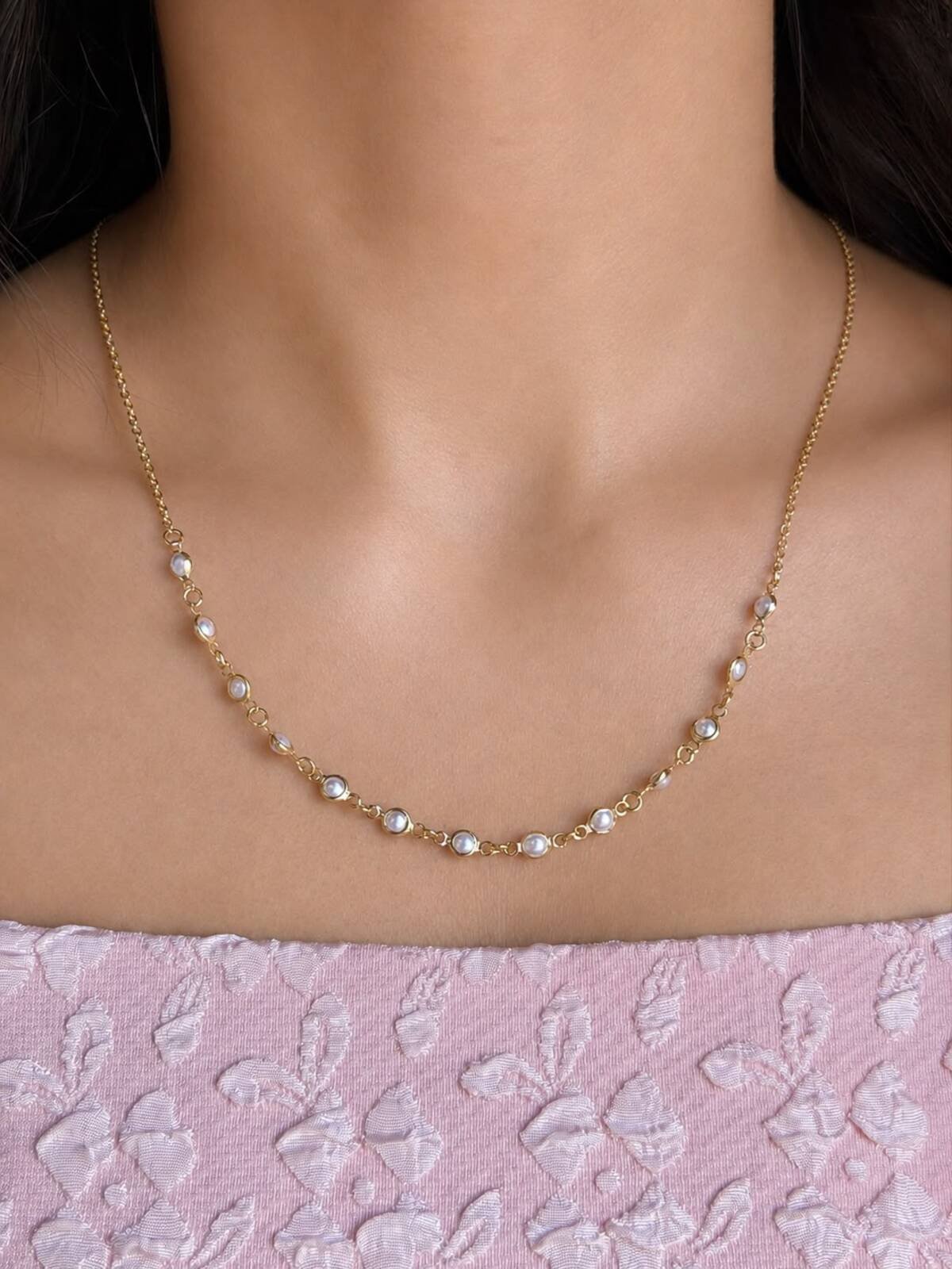 Colar Pérola Adella Dourado 2 Brilho Na Pele Acessórios Colar Pérola Adella Dourado - Imagem 2